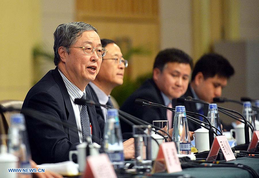 China debe permanecer muy alerta ante inflación, advierte gobernador del banco central (2)