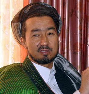 Padre de presidente parlamentario afgano muere en atentado suicida