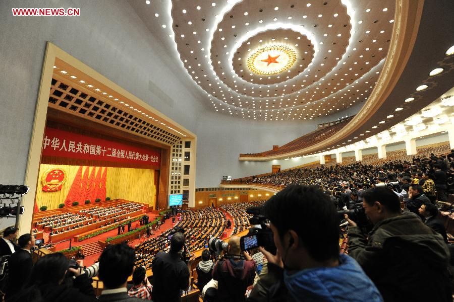 Máxima legislatura china celebra reunión plenaria para elecciones (12)
