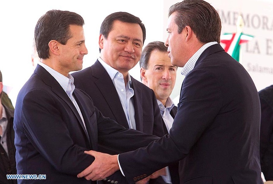 Presidente de México descarta "venta o privatización" de petrolera estatal