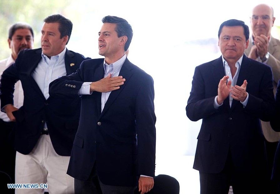 Presidente de México descarta "venta o privatización" de petrolera estatal
