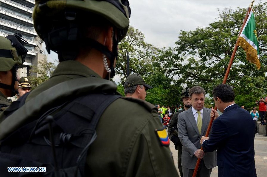 Presidente Santos lanza estrategia para combatir violencia en Medellín
