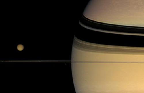 Hallan gas ''misterioso'' en atmósfera de Titán