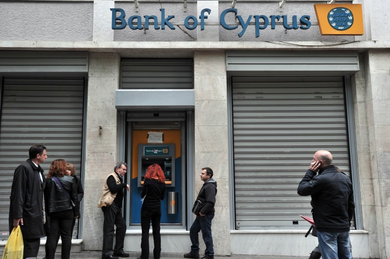 Eurogrupo ofrece discutir con Chipre nueva propuesta de rescate