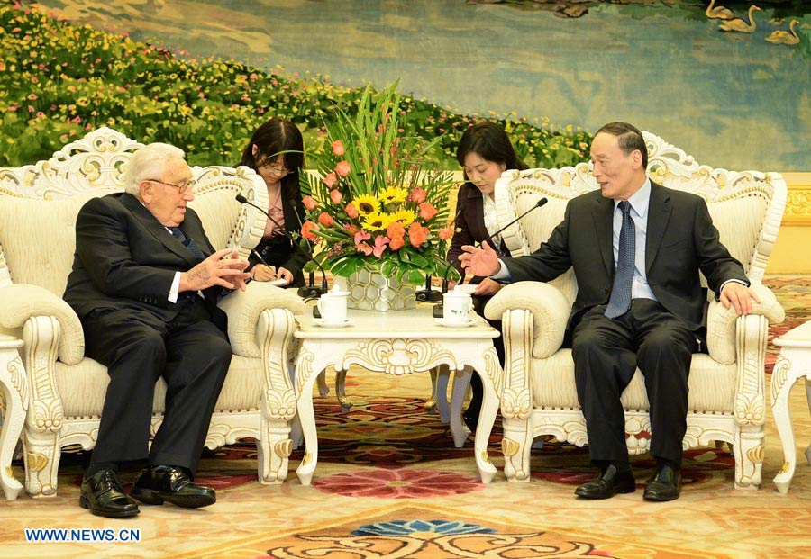 Alto funcionario de PCCh se reúne con Kissinger y pide cooperación China-EEUU
