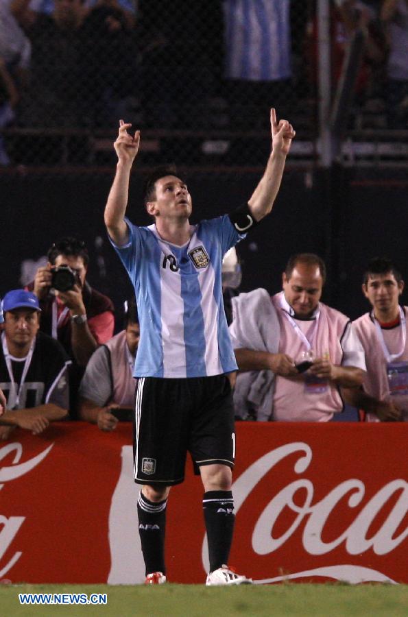 Fútbol: Golea Argentina 3-0 a Venezuela en nueva función de Messi 7