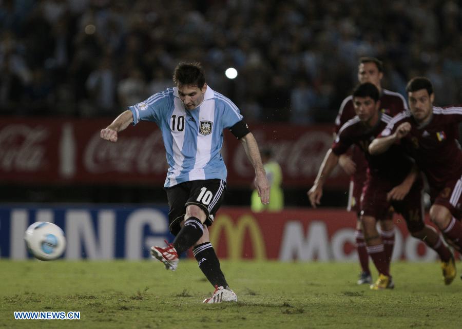 Fútbol: Golea Argentina 3-0 a Venezuela en nueva función de Messi