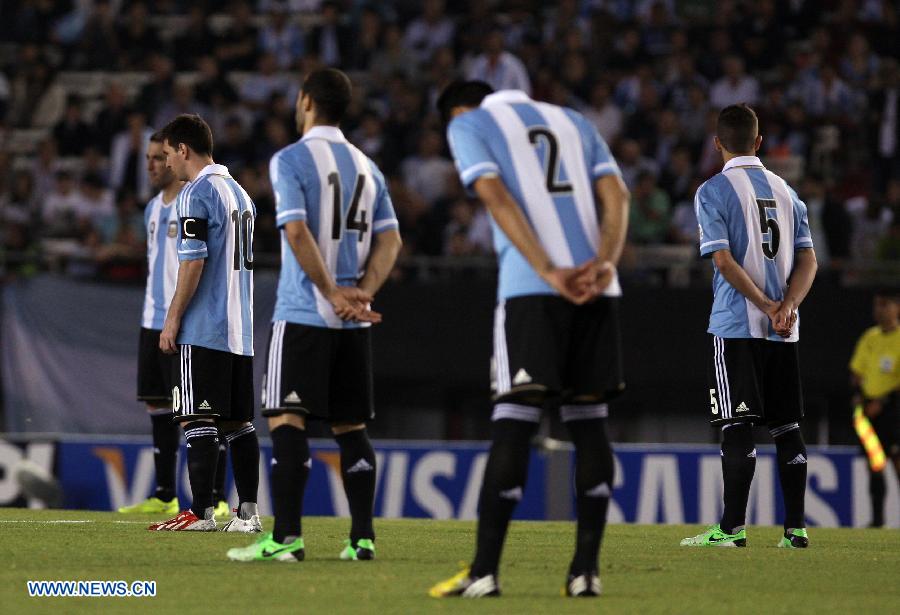 Fútbol: Golea Argentina 3-0 a Venezuela en nueva función de Messi 4