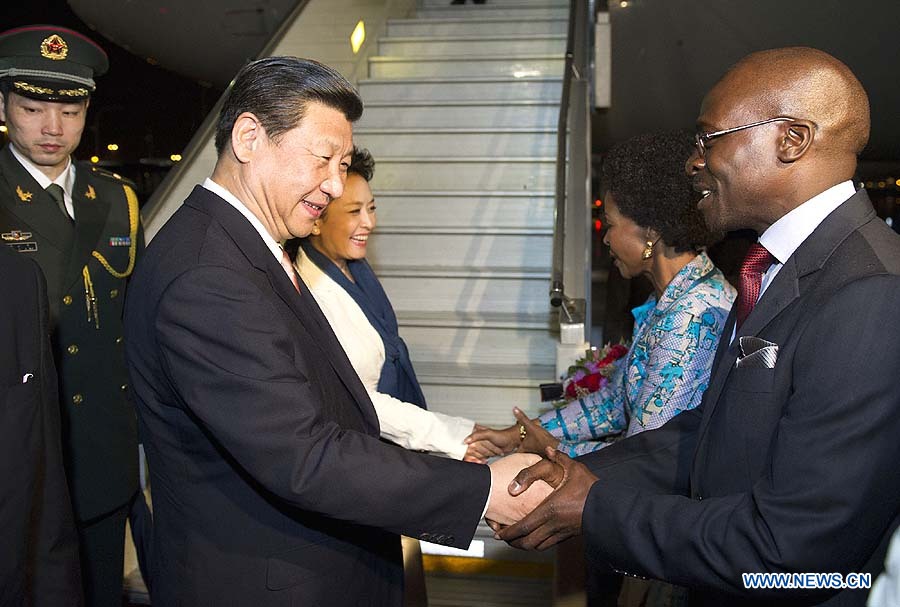 Presidente de China llega a Sudáfrica para visita de Estado y cumbre BRICS