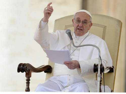 El Papa Francisco da su primera audiencia general como Papa en plaza de San Pedro