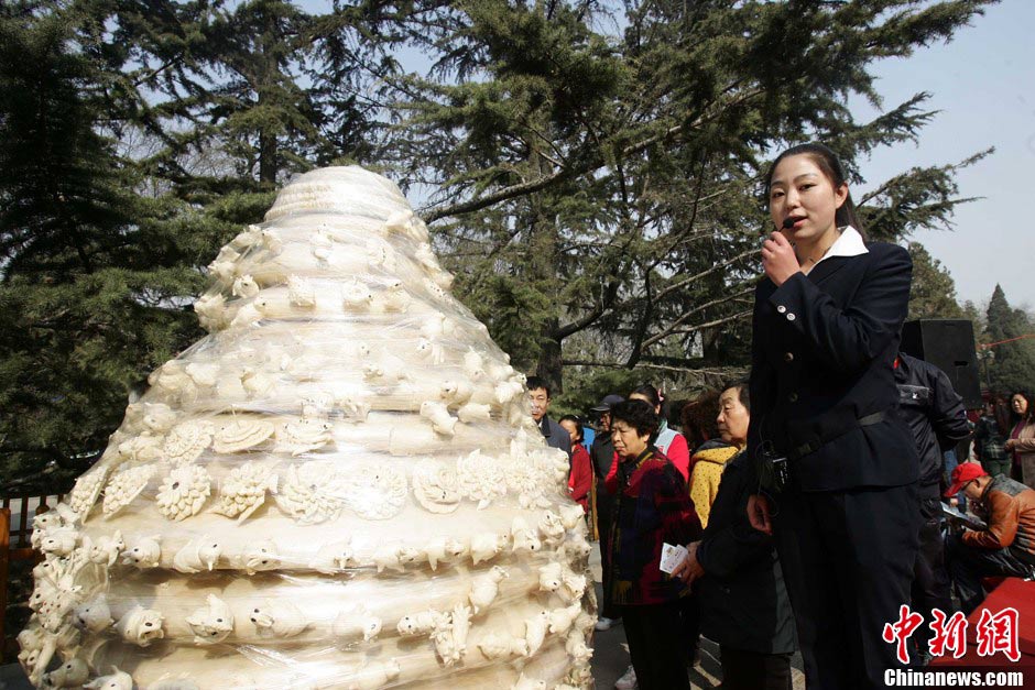 Exhiben panes chinos gigantes de 1,2 toneladas en Taiyuan 2