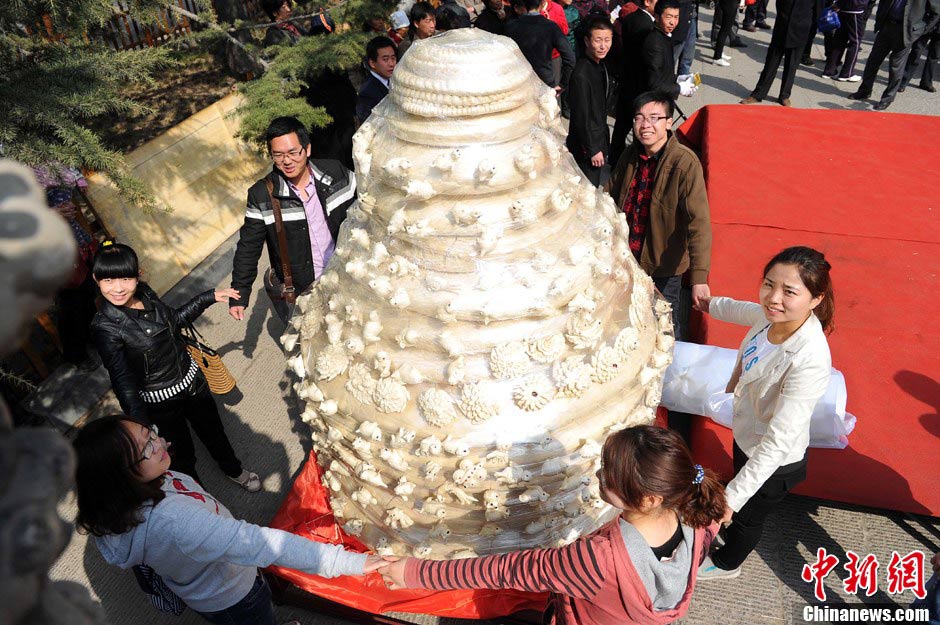 Exhiben panes chinos gigantes de 1,2 toneladas en Taiyuan  3