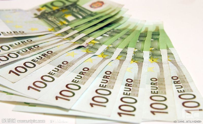 Tesoro español coloca 4.307,43 millones de euros pese a tensión