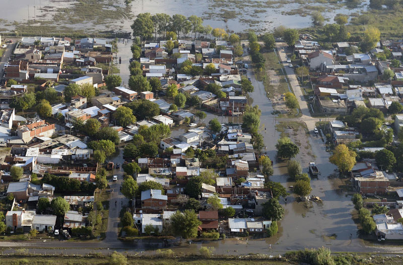 Graves inundaciones dejan al menos 58 muertos en Argentina 5
