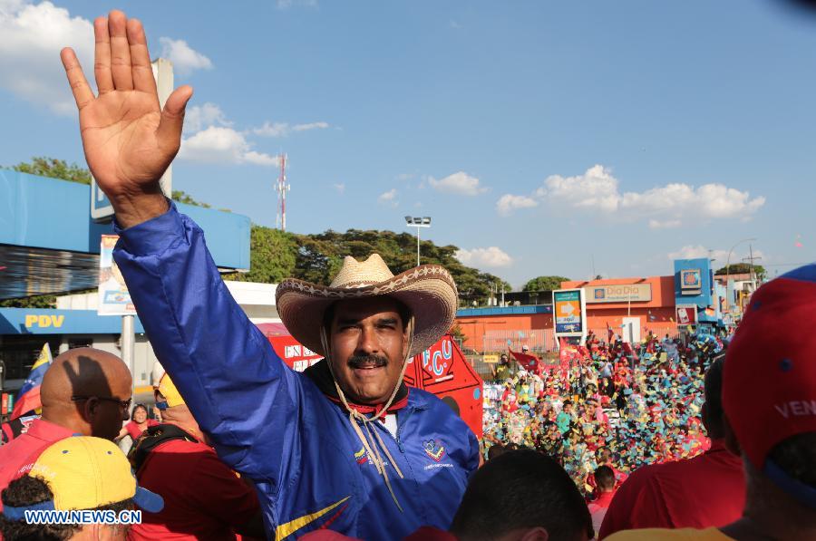 Maduro pide a los venezolanos continuar la obra de Hugo Chávez