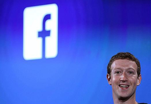 Facebook cobra por enviar mensajes privados a famosos