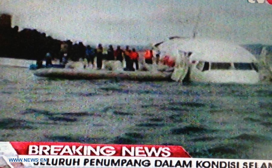 Avión de Lion Air cae al mar al intentar aterrizar en Bali