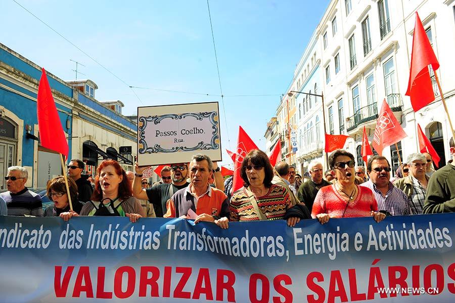 Miles de trabajadores portugueses exigen dimisión del gobierno