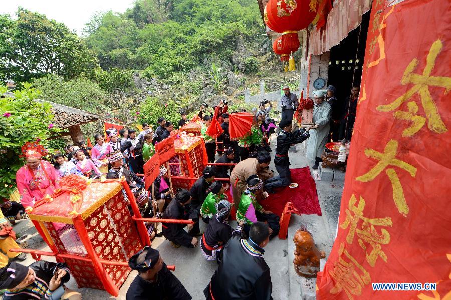 Celebran feria del templo en la región autónoma Zhuang de Guangxi 7