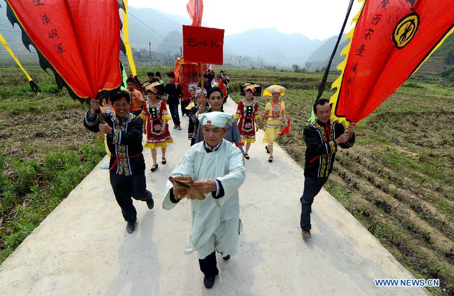 Celebran feria del templo en la región autónoma Zhuang de Guangxi
