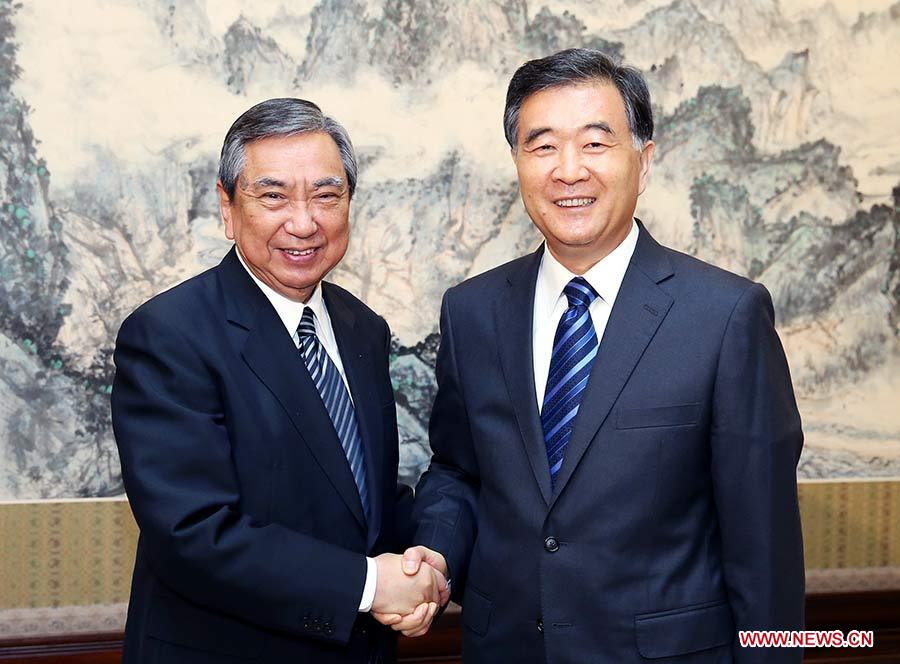 Viceprimer ministro chino se reúne con delegación de comercio japonesa