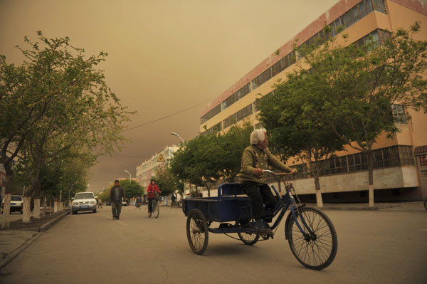 Tormentas de arena afectan noroeste de China