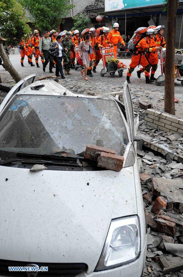 Bomberos rescatan a 93 sobrevivientes de sismo 3