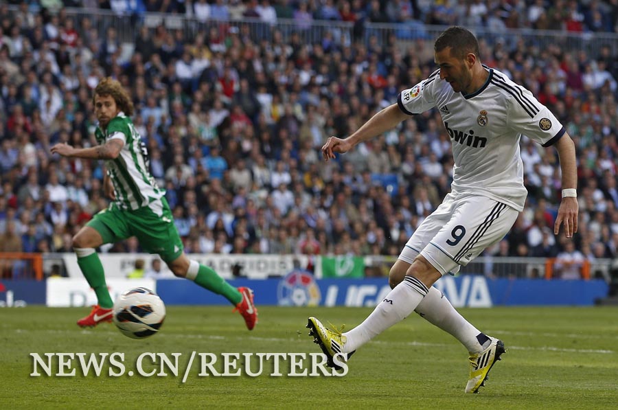 Fútbol: Real Madrid gana 3-1 a Betis pero sufre dos bajas por lesión 2