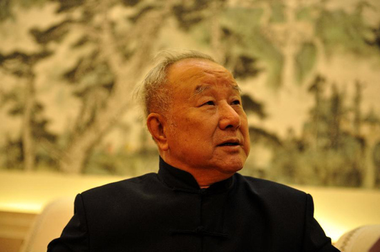 Famoso pintor Liu Kuo-Sung dona su colección a la galería de su ciudad