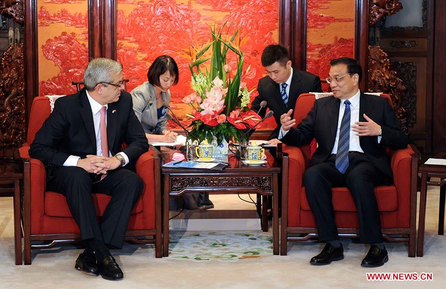 Desarrollo económico de China ofrece oportunidades al mundo: Primer ministro chino 2