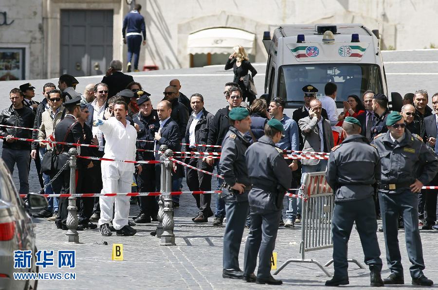 Tiroteo frente a la oficina del primer ministro de Italia deja 3 heridos