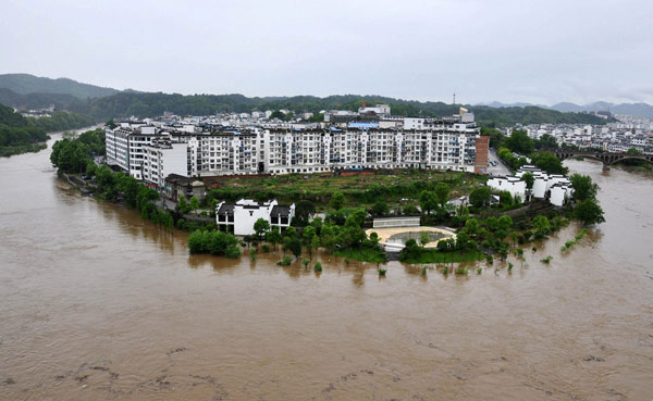 Fuertes lluvias causan graves pérdidas en este de China