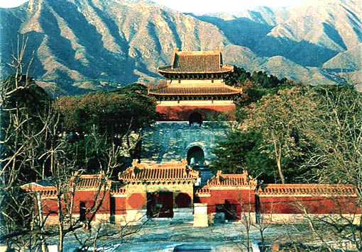La tumba Xianling fue seriamente dañado por presuntos ladrones