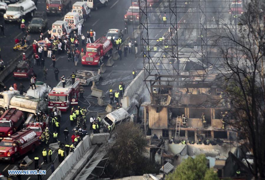 Sube a 20 cifra de muertos por explosión de vehículo con gas en México