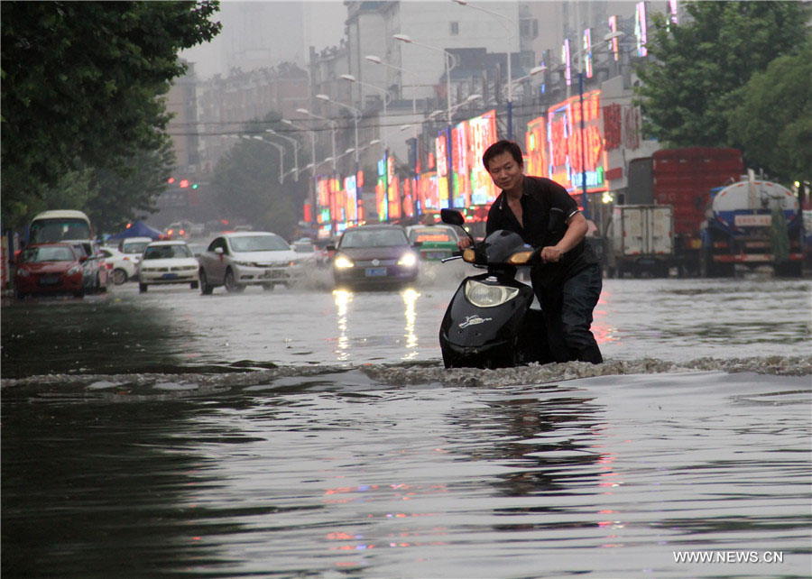 Fuertes lluvias causan graves daños en centro y sur de China