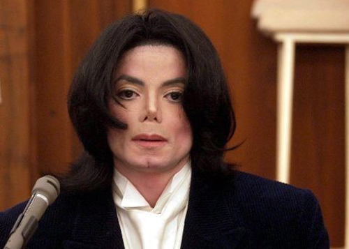 Jurado recibe informe de autopsia de Michael Jackson