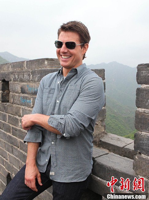 Tom Cruise llega a la Gran Muralla durante su visita para promocionar Oblivion 8