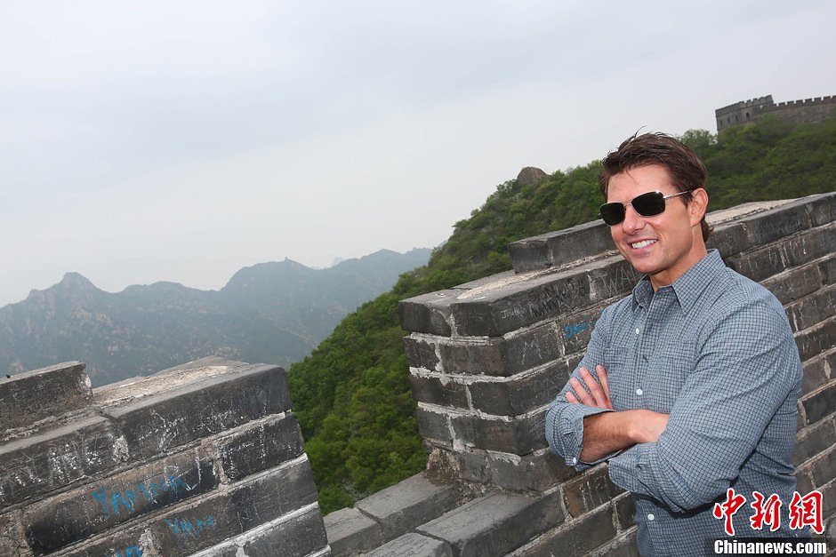 Tom Cruise llega a la Gran Muralla durante su visita para promocionar Oblivion 4