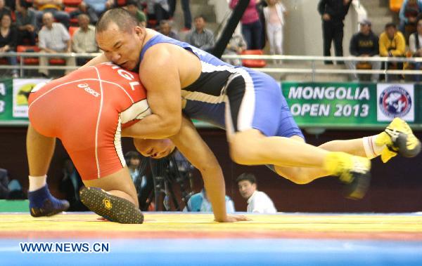 China gana 3 medallas en torneo internacional de lucha libre en Mongolia