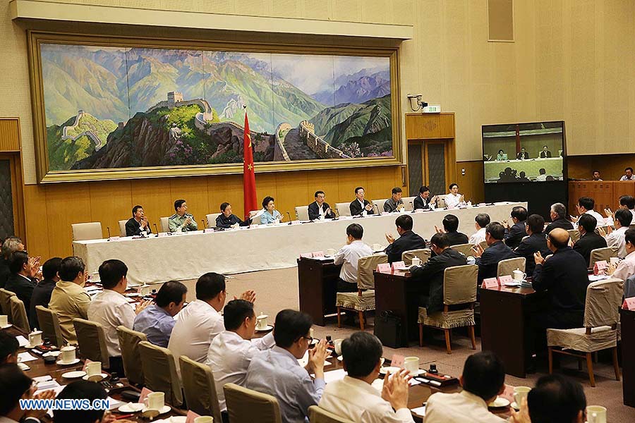 PM chino promete racionalización administrativa para generar empleos