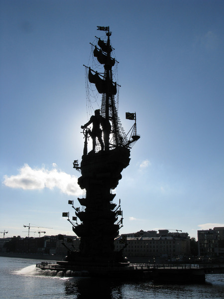 5.La estatua de Pedro el Grande, erigida en 1997 en Moscú, se eleva nada menos que 96 metros, y es además la única obra no asiática de entre las diez primeras de la lista.