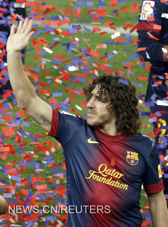 Fútbol: Barcelona recibe título de campeón con victoria 2-1 sobre Valladolid