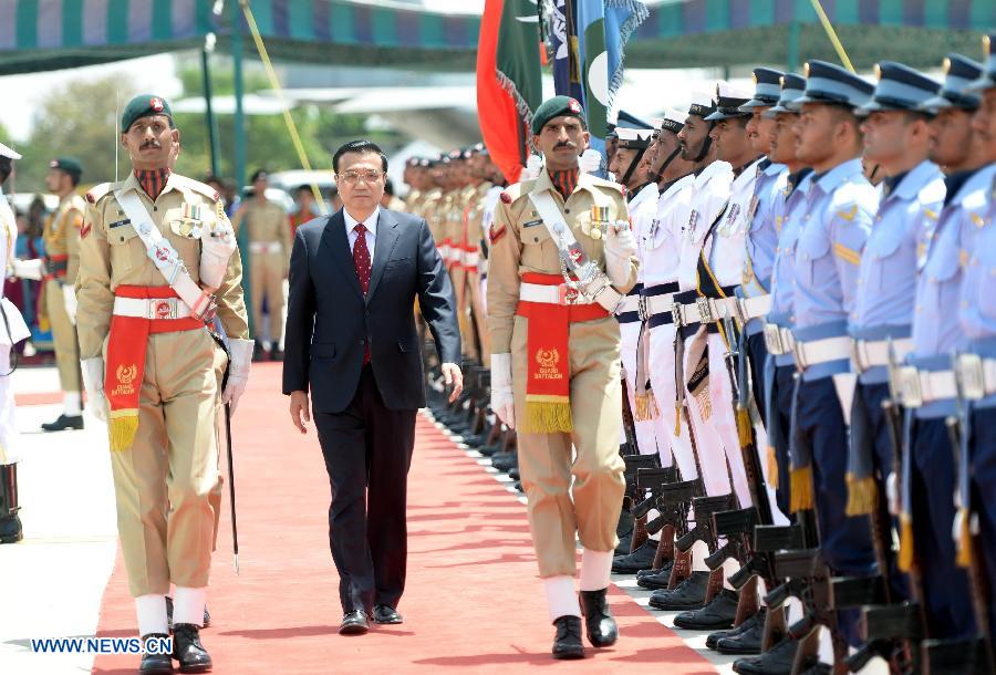 Primer ministro chino llega a Pakistán para visita oficial