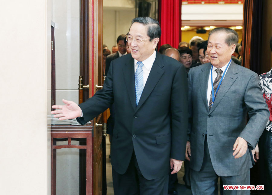Yu Zhengsheng expone propuestas sobre relaciones entre ambos lados del Estrecho