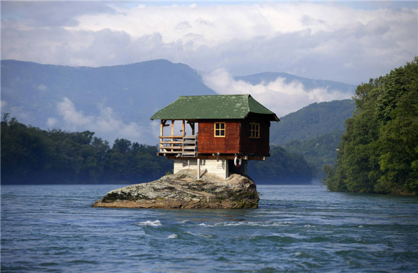 Casa en el medio de un río de Serbia