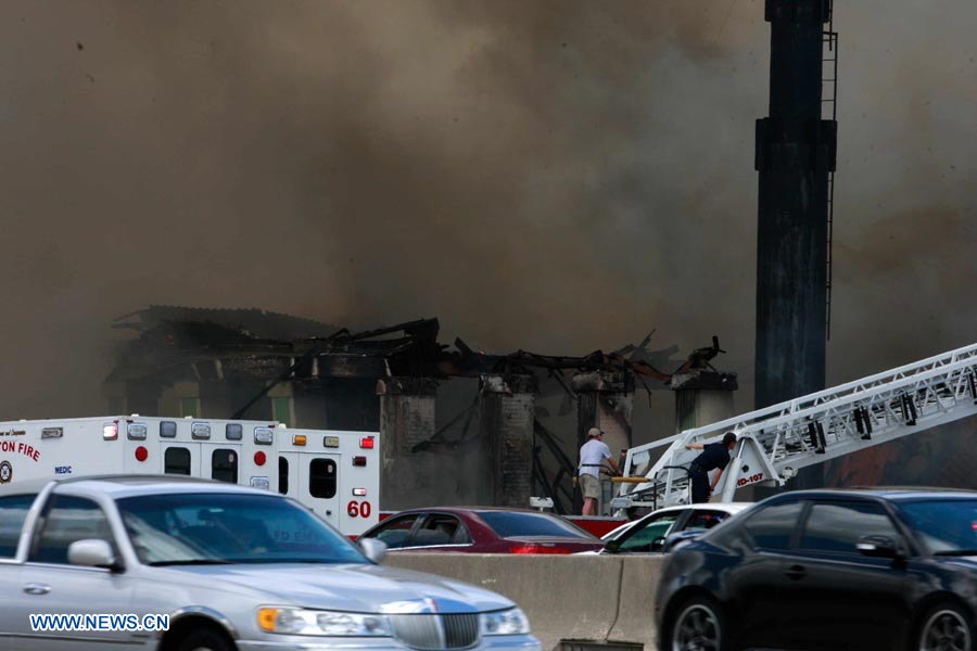 Al menos 4 bomberos muertos en incendio en Houston
