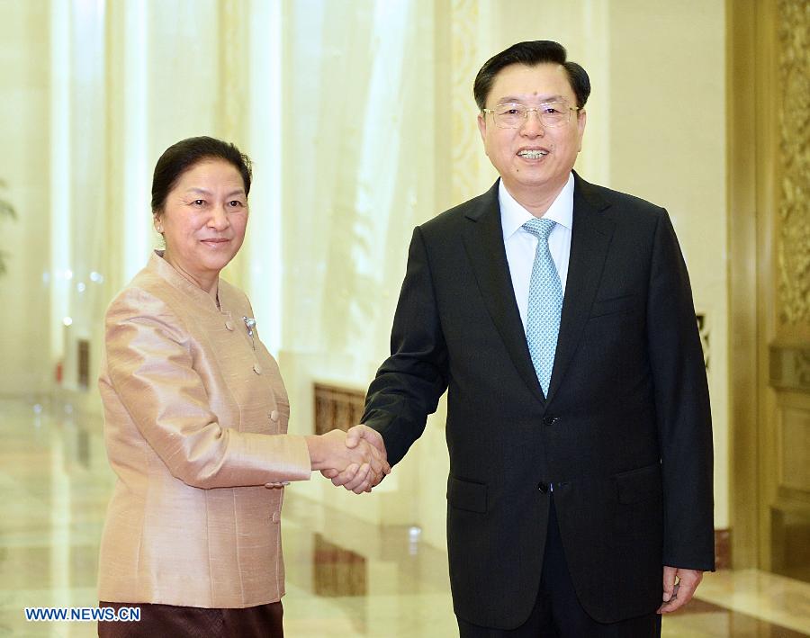 Máximo legislador chino se reúne con homóloga de Laos