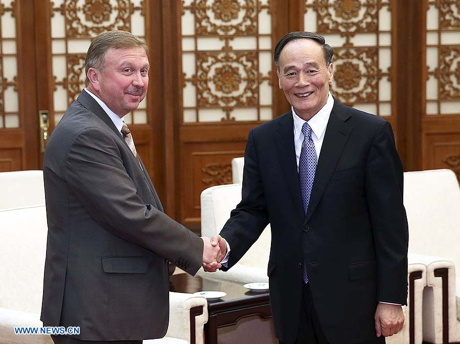 Alto líder de PCCh se reúne con funcionario bielorruso