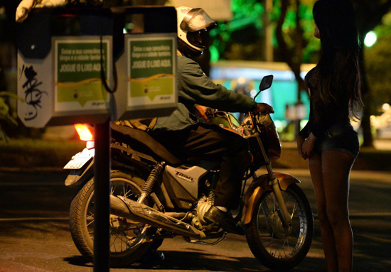 Brasil retira aviso de “Prostituta Feliz” 