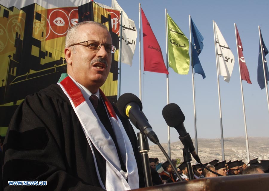 Presta juramento nuevo gobierno palestino